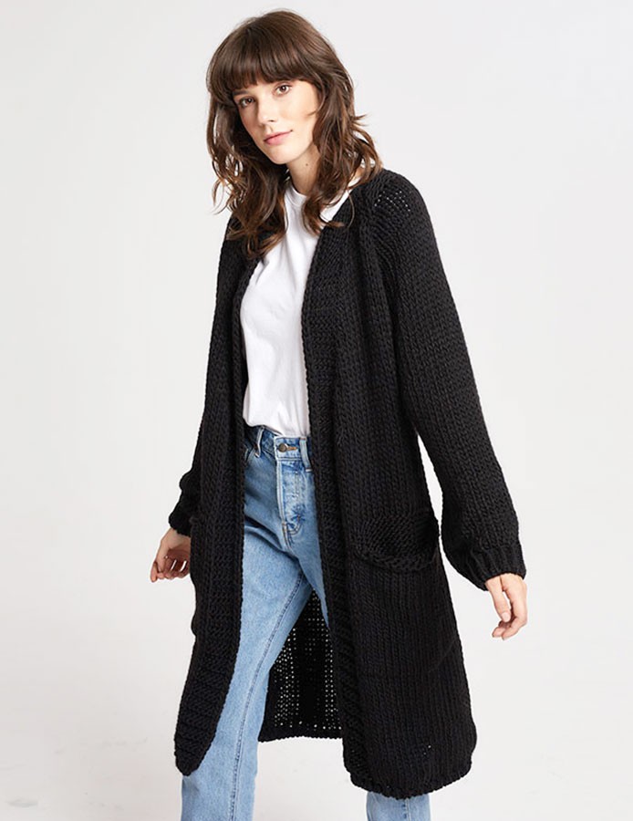 dlugi-czarny-kardigan-278pnf.jpg